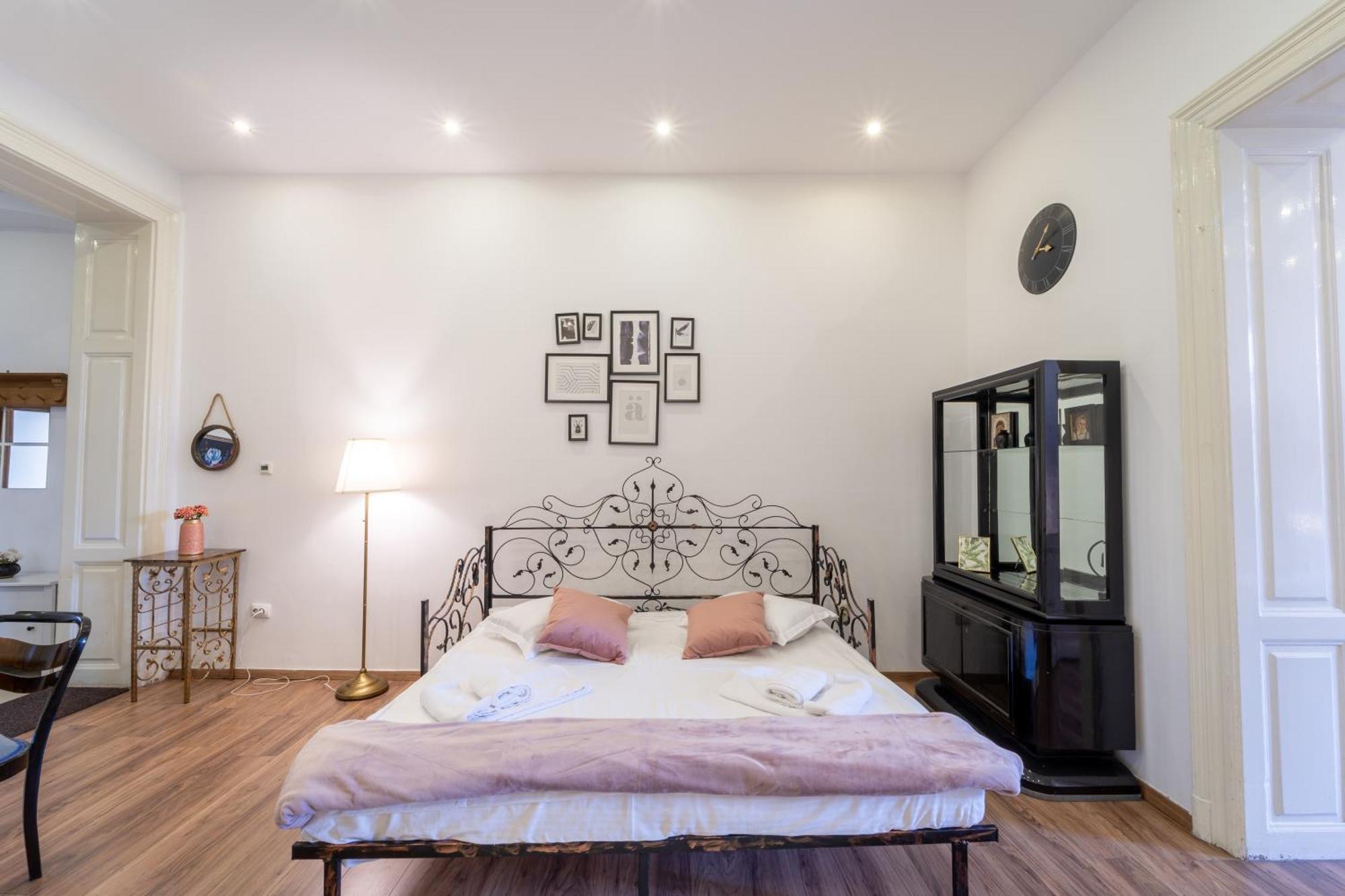 Cozy Spacious 5 Star Accommodation In The Heart Of Historic Center Cluj-Napoca Exterior foto